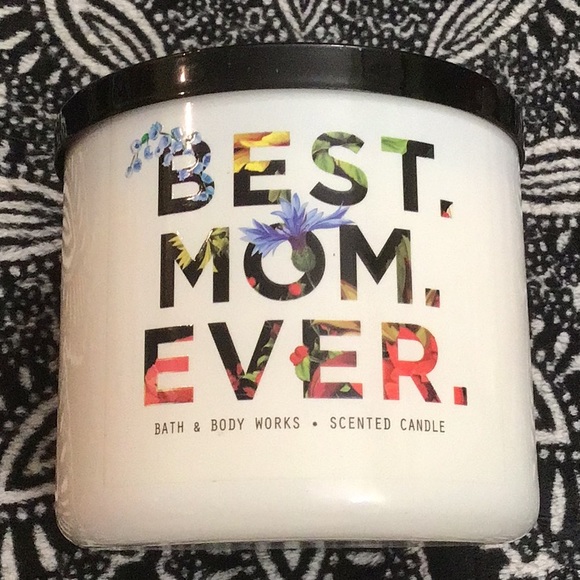 Bath & Body Works Other - Bath and body works best mom ever candle